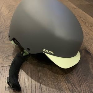 Womens anon helmet - ski / snowboarding